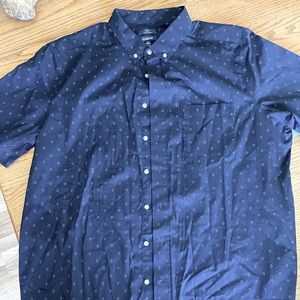 Mens button down dress/casual shirt. Brand new with tags. Size 2XLG